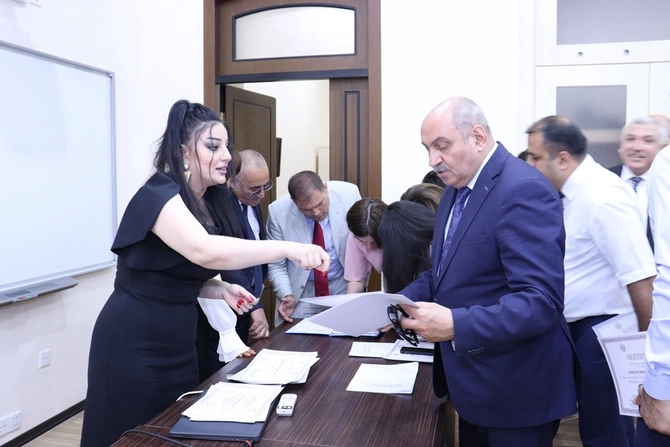 Mediatorlara sertifikatlar təqdim edildi — FOTOLAR
