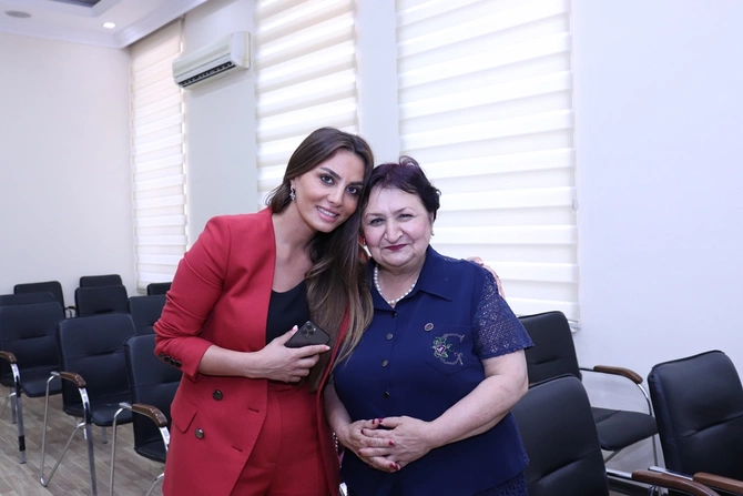 Mediatorlara sertifikatlar təqdim edildi — FOTOLAR