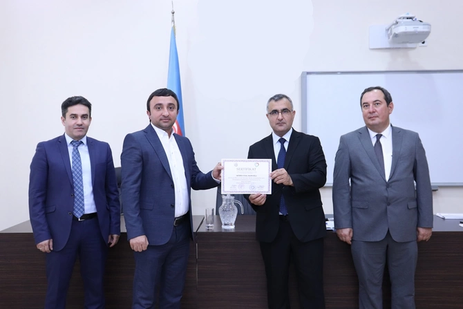 Mediatorlara sertifikatlar təqdim edildi — FOTOLAR