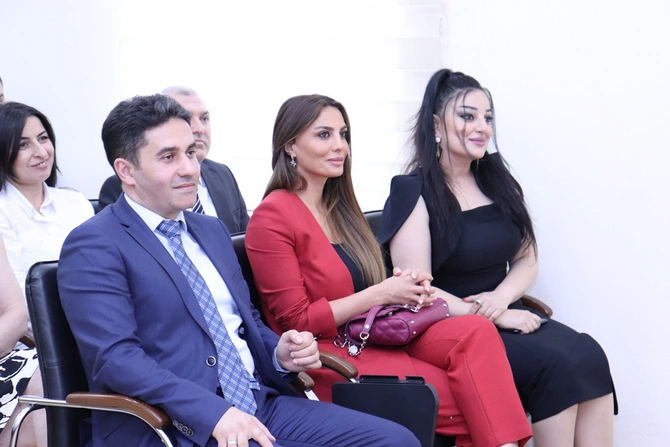 Mediatorlara sertifikatlar təqdim edildi — FOTOLAR