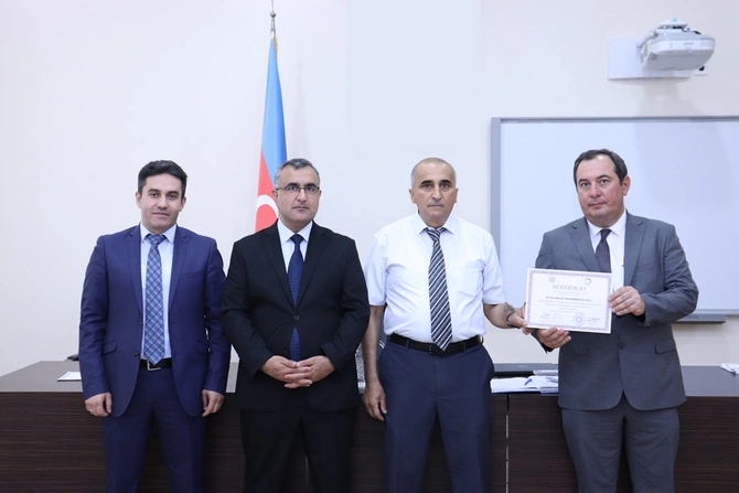 Mediatorlara sertifikatlar təqdim edildi — FOTOLAR