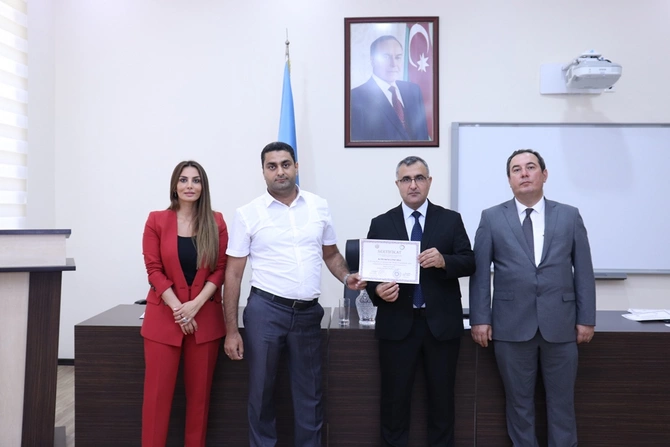 Mediatorlara sertifikatlar təqdim edildi — FOTOLAR