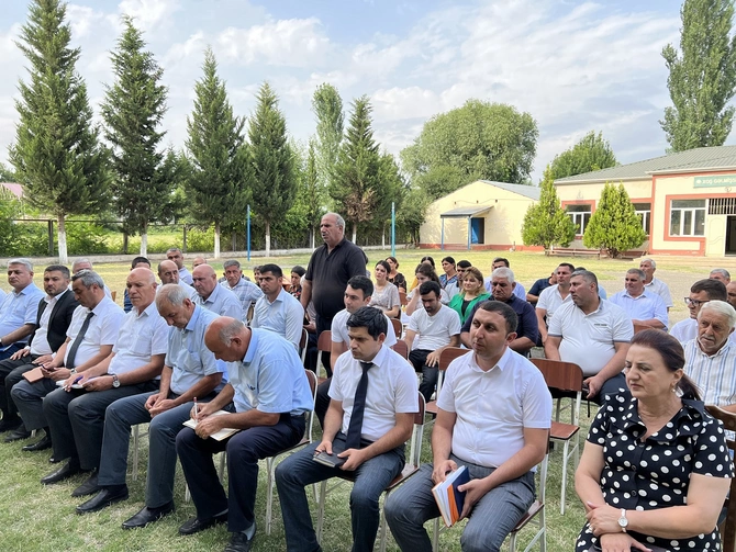 Alı Alıyev Gecəgözlü kəndindən olan məcburi köçkünlərlə səyyar-qəbul görüşü keçirdi — FOTOLAR