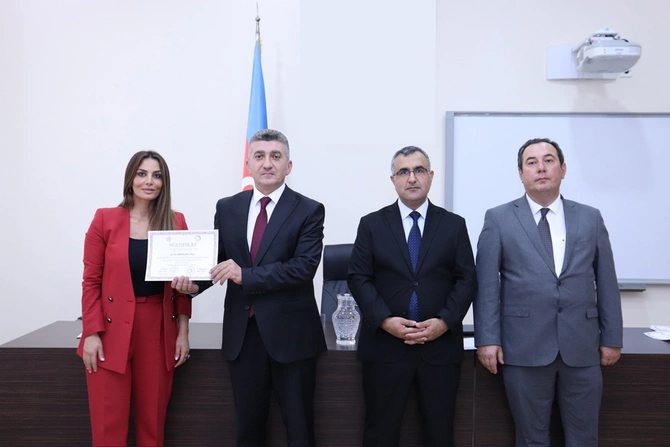 Mediatorlara sertifikatlar təqdim edildi — FOTOLAR
