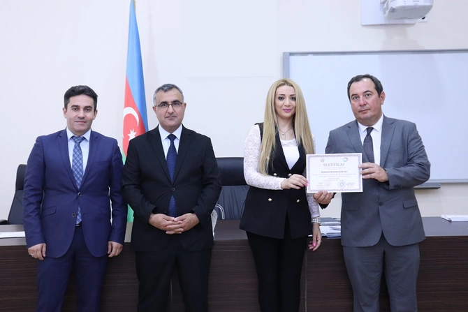 Mediatorlara sertifikatlar təqdim edildi — FOTOLAR