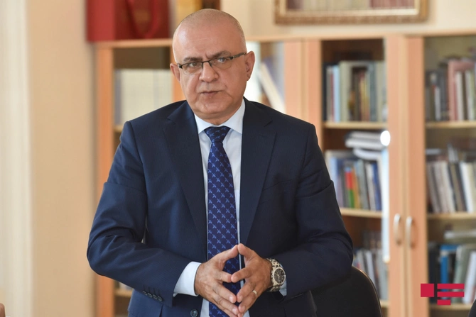 Əflatun Amaşovun ilk romanının təqdimatı keçirildi — FOTOLAR