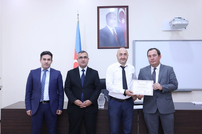 Mediatorlara sertifikatlar təqdim edildi — FOTOLAR