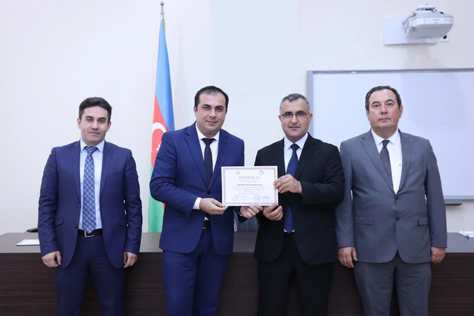 Mediatorlara sertifikatlar təqdim edildi — FOTOLAR