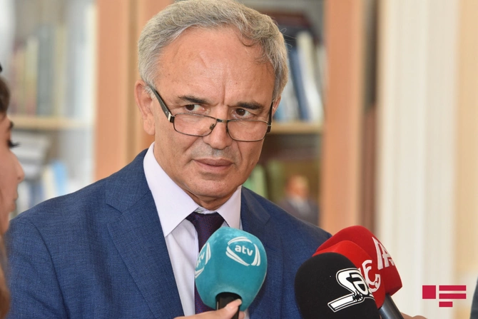 Əflatun Amaşovun ilk romanının təqdimatı keçirildi — FOTOLAR