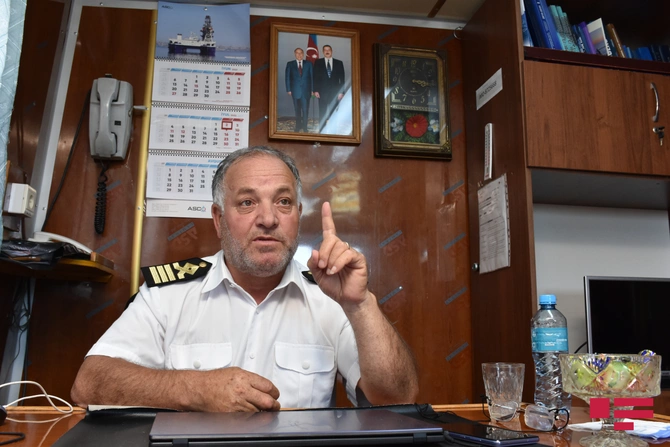 Dənizçi şair: “Uşaqlıq arzularım, xəyallarım məni gəmiyə gətirib çıxardı” Dənizçi şair: “Uşaqlıq arzularım, xəyallarım məni gəmiyə gətirib çıxardı”