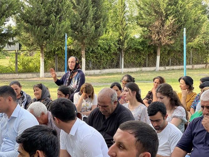 Alı Alıyev Gecəgözlü kəndindən olan məcburi köçkünlərlə səyyar-qəbul görüşü keçirdi — FOTOLAR