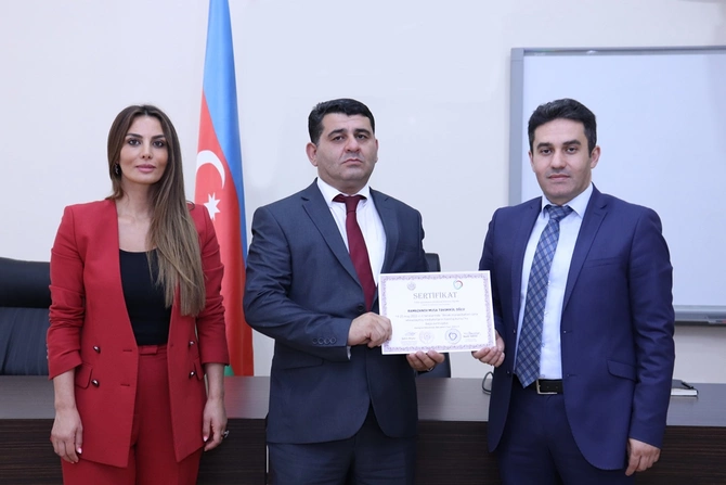 Mediatorlara sertifikatlar təqdim edildi — FOTOLAR