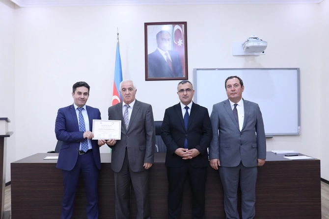 Mediatorlara sertifikatlar təqdim edildi — FOTOLAR