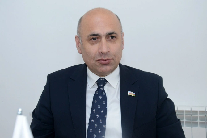 Deputatların bayram hazırlığı — “Biz ailəlikcə qurban kəsmirik” Deputatların bayram hazırlığı — “Biz ailəlikcə qurban kəsmirik”