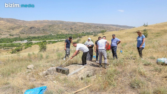 SƏFƏR QEYDLƏRİ: Viran olmuş Qubadlıda ilk hərbçi şəhidin məzarı yenidən bərpa olundu — VİDEO SƏFƏR QEYDLƏRİ: Viran olmuş Qubadlıda ilk hərbçi şəhidin məzarı yenidən bərpa olundu — VİDEO