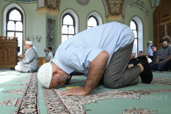 “Təzəpir” məscidində bayram namazı qılındı — FOTOLAR