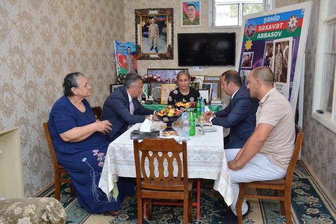 Abşeronda şəhid ailələri və qazilər ziyarət olundu — FOTOLAR Abşeronda şəhid ailələri və qazilər ziyarət olundu — FOTOLAR