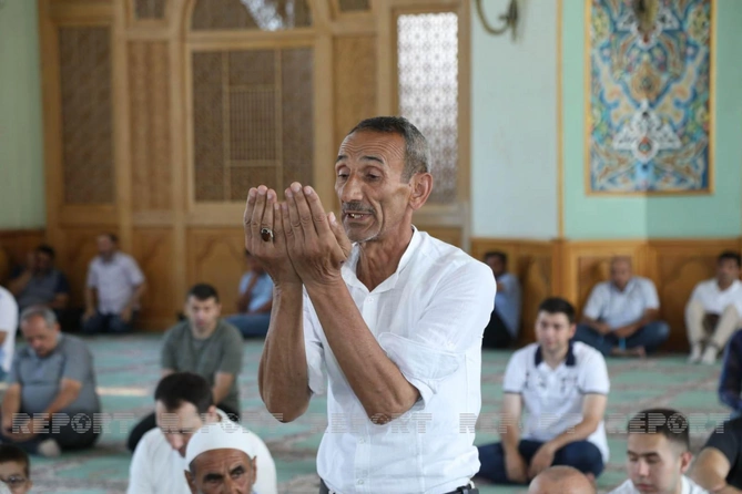 “Təzəpir” məscidində bayram namazı qılındı — FOTOLAR