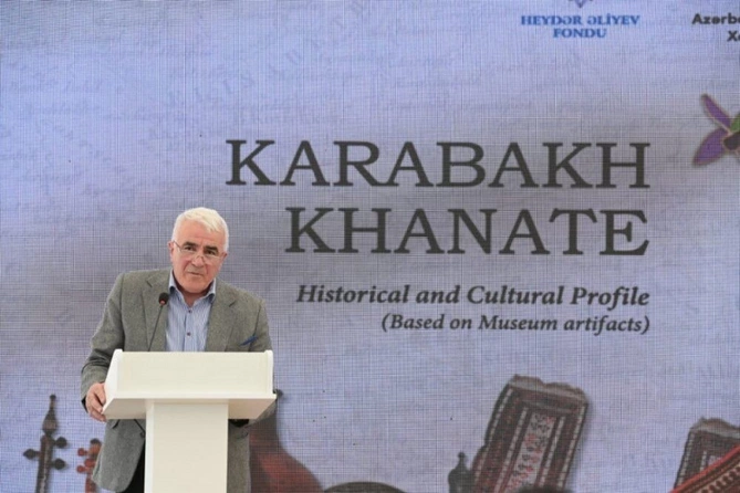 Şuşada “Qarabağ xanlığı” kitabının təqdimatı keçirildi — FOTOLAR Şuşada “Qarabağ xanlığı” kitabının təqdimatı keçirildi — FOTOLAR