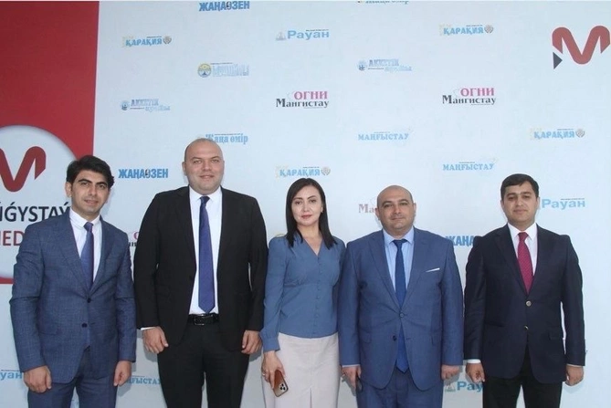 Azərbaycanlı jurnalistlər Qazaxıstanın nüfuzlu media qurumunu ziyarət etdi — FOTOLAR Azərbaycanlı jurnalistlər Qazaxıstanın nüfuzlu media qurumunu ziyarət etdi — FOTOLAR