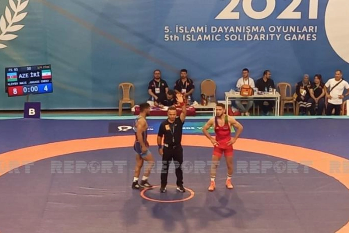 İslamiada: Hacı Əliyevin iranlı güləşçi ilə görüşündə insident baş verdi