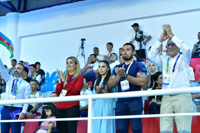 Leyla Əliyeva güləşçilərimizin V İslam Həmrəyliyi Oyunlarındakı çıxışlarına baxıb — FOTOLAR