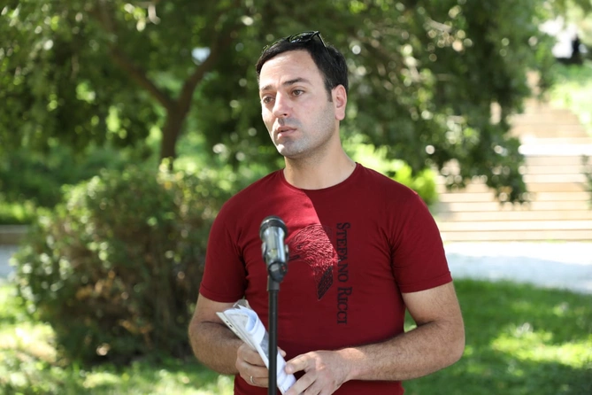 Bərdədə növbəti dəfə “Səyyar qəbul otağı” quruldu — FOTOLAR Bərdədə növbəti dəfə “Səyyar qəbul otağı” quruldu — FOTOLAR