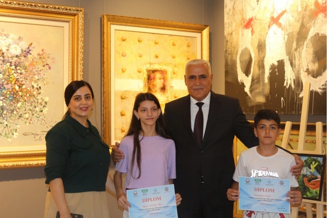 Xətaidə “Təbiəti yaşıla boyayaq” adlı rəsm sərgisi keçirildi — FOTOLAR