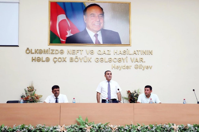Gənc məzunlar “Azəriqaz”da ödənişli istehsalat təcrübəsi keçəcəklər — FOTOLAR Gənc məzunlar “Azəriqaz”da ödənişli istehsalat təcrübəsi keçəcəklər — FOTOLAR