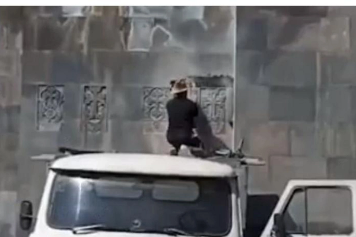 Laçını tərk edən ermənilər kilsəyə belə ziyan vurur — VİDEO