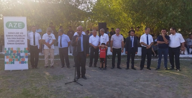 Salyanda şəhidlərin əziz xatirəsinə həsr olunmuş futbol üzrə rayon birinciliyi keçirildi — FOTOLAR