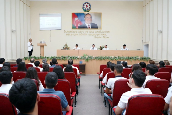 Gənc məzunlar “Azəriqaz”da ödənişli istehsalat təcrübəsi keçəcəklər — FOTOLAR Gənc məzunlar “Azəriqaz”da ödənişli istehsalat təcrübəsi keçəcəklər — FOTOLAR