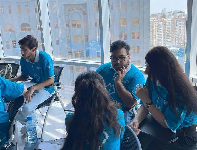 AZTV-nin sədr müavini MEDİA könüllüləri ilə görüşdü — FOTOLAR