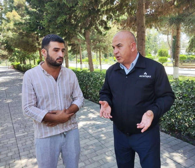 Bölgələrdə vətəndaşlarla görüşlər keçirilir, problemləri yerindəcə dinlənilir — FOTOLAR Bölgələrdə vətəndaşlarla görüşlər keçirilir, problemləri yerindəcə dinlənilir — FOTOLAR