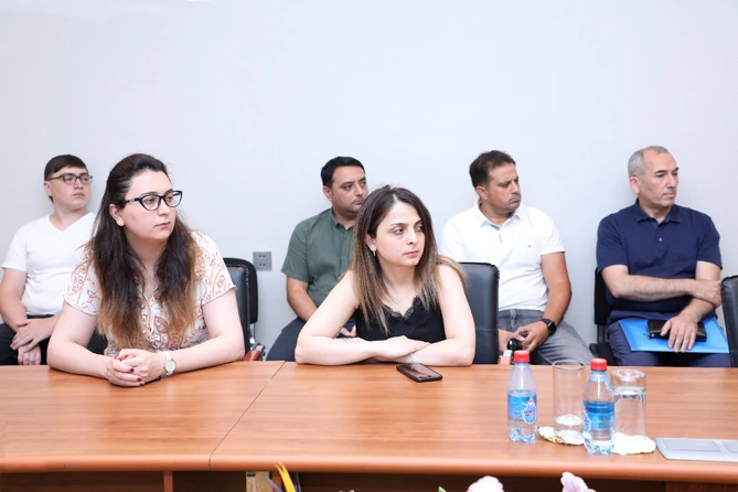 Baş direktorun müavini cari ilin 7 aylıq hesabatını təqdim etdi — FOTOLAR Baş direktorun müavini cari ilin 7 aylıq hesabatını təqdim etdi — FOTOLAR