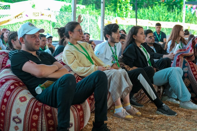 “Nar” YayFest “Könüllülük” düşərgəsində iştirak etdi — FOTOLAR “Nar” YayFest “Könüllülük” düşərgəsində iştirak etdi — FOTOLAR