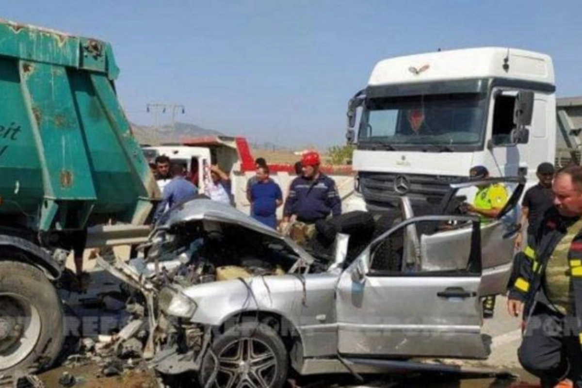 Siyəzəndə avtoqəzada ölən şəxsin kimliyi məlum oldu, xəsarət alanlar var — YENİLƏNİB/FOTOLAR