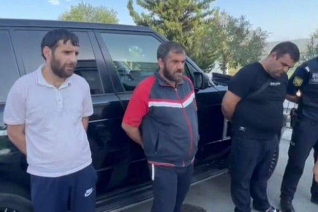 Narkotikin təsiri altında “Range Rover”i idarə edən şəxs saxlanıldı — FOTOLAR Narkotikin təsiri altında “Range Rover”i idarə edən şəxs saxlanıldı — FOTOLAR