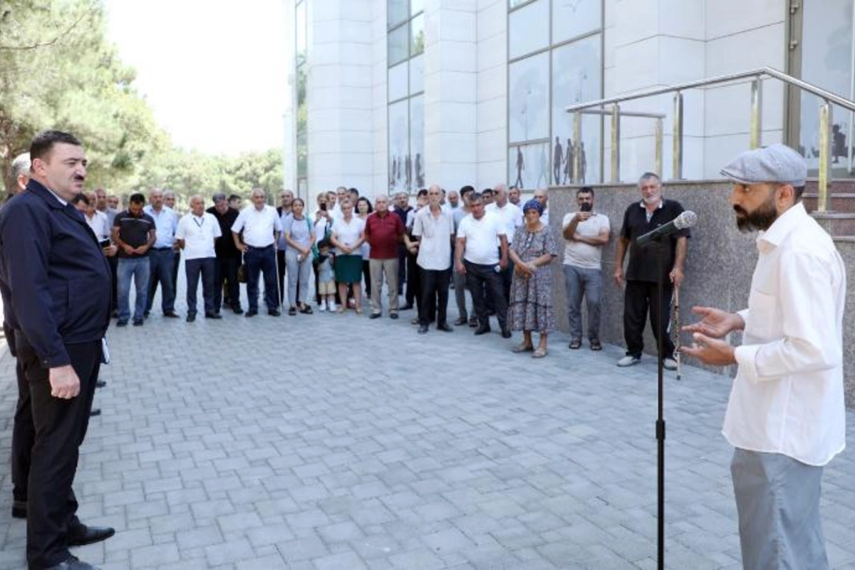 Sumqayıtda vətəndaşlarla görüş keçirildi — FOTOLAR