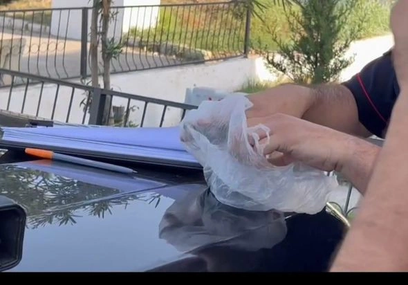 Narkotikin təsiri altında “Range Rover”i idarə edən şəxs saxlanıldı — FOTOLAR Narkotikin təsiri altında “Range Rover”i idarə edən şəxs saxlanıldı — FOTOLAR