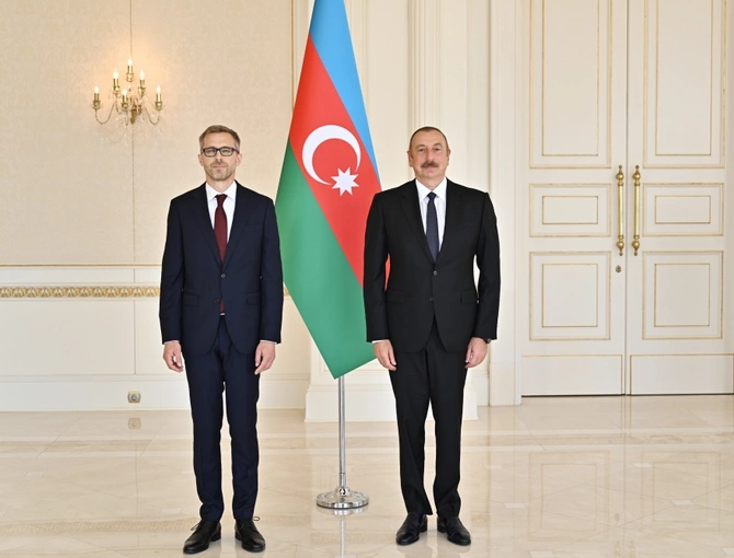 İlham Əliyev İsveçin yeni səfirinin etimadnaməsini qəbul etdi — YENİLƏNİB