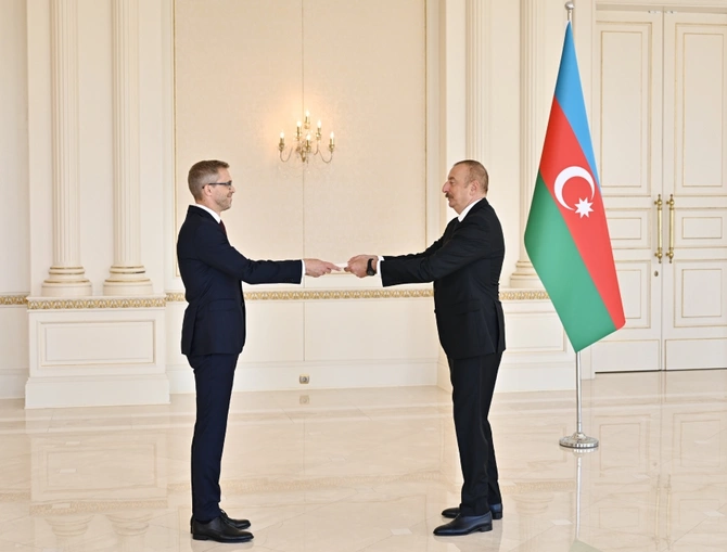 İlham Əliyev İsveçin yeni səfirinin etimadnaməsini qəbul etdi — YENİLƏNİB