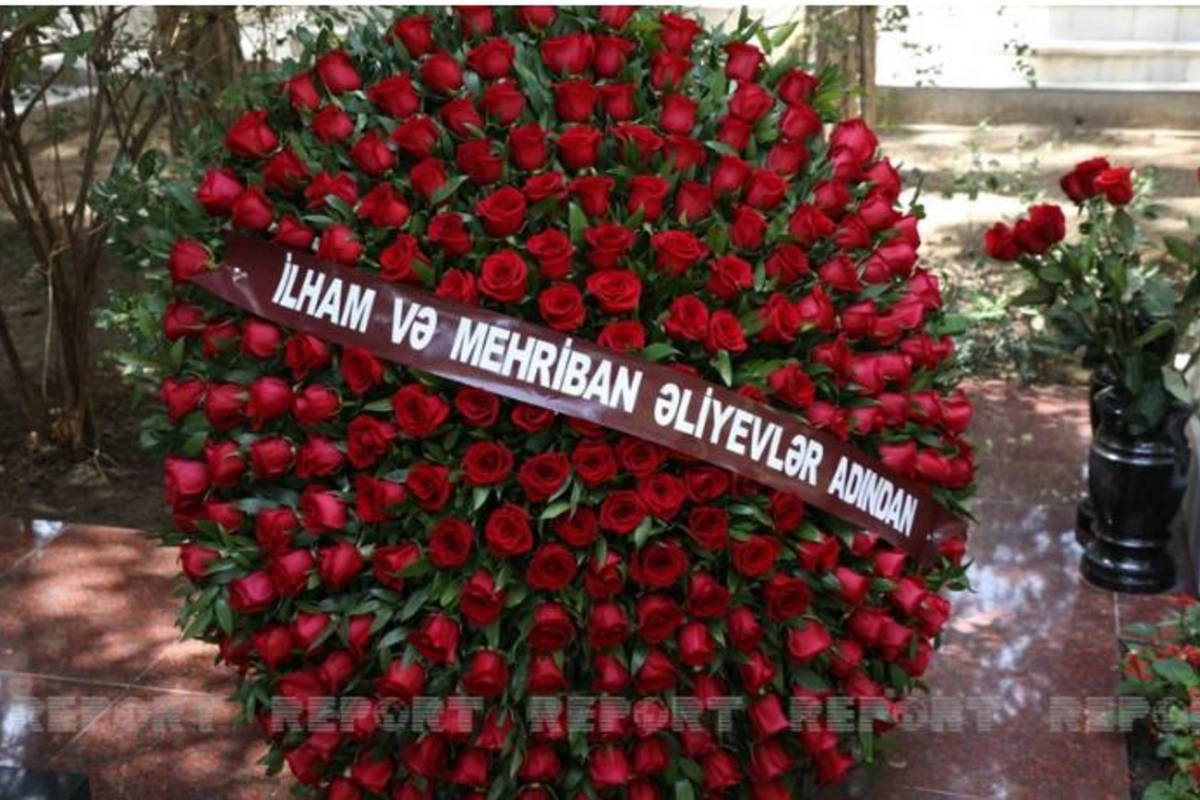 İlham Əliyev və Mehriban Əliyeva Müslüm Maqomayevin anım mərasiminə əklil göndərdi — FOTO