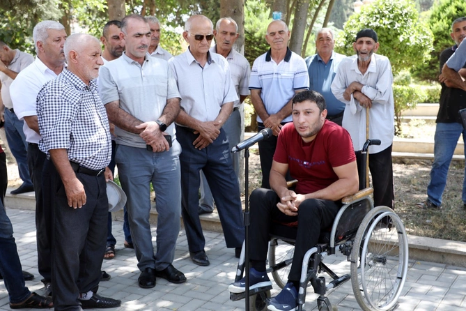 Hər bir müraciətə xüsusi həssaslıqla yanaşılır — FOTOLAR
