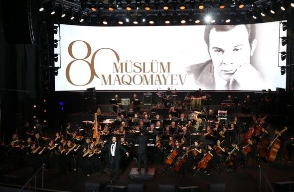 İlham Əliyev və Mehriban Əliyeva Müslüm Maqomayevin xatirəsinə həsr olunan gecədə iştirak edib — FOTOLAR ( YENİLƏNİB)
