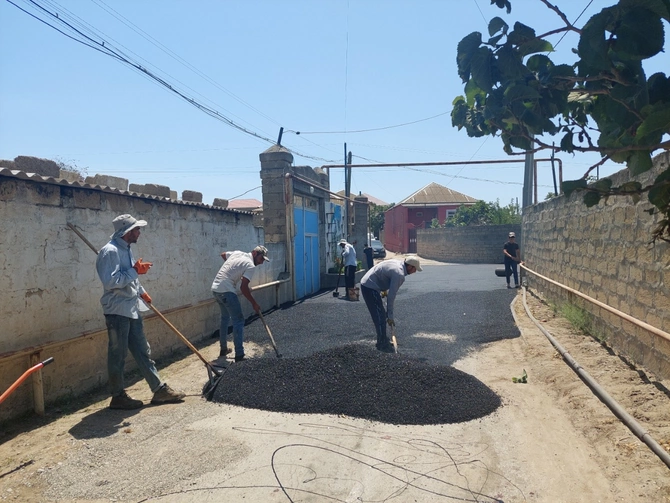 Abşeronda şəhidin ailəsinin istəyi ilə yaşadıqları küçə asfaltlandı — FOTOLAR Abşeronda şəhidin ailəsinin istəyi ilə yaşadıqları küçə asfaltlandı — FOTOLAR
