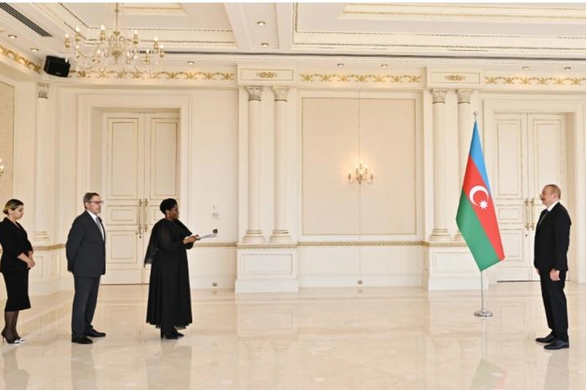 İlham Əliyev Cənubi Afrika Respublikasının yeni səfirinin etimadnaməsini qəbul etdi — YENİLƏNİB