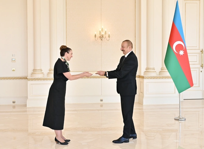 İlham Əliyev Yeni Zelandiyanın yeni səfirinin etimadnaməsini qəbul etdi — YENİLƏNİB İlham Əliyev Yeni Zelandiyanın yeni səfirinin etimadnaməsini qəbul etdi — YENİLƏNİB