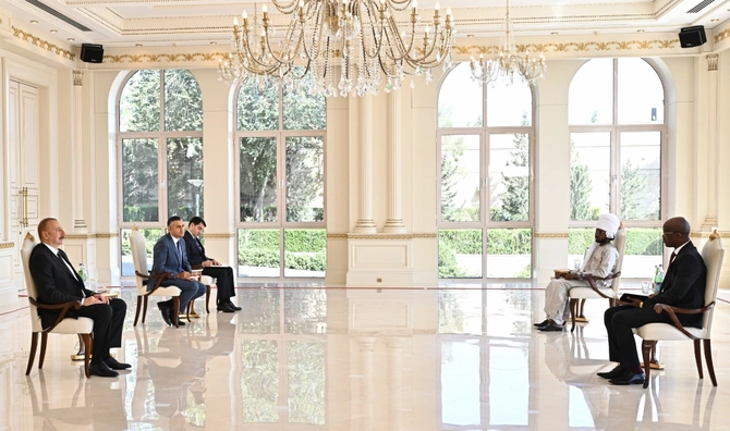 Prezident Çadın yeni səfirinin etimadnaməsini qəbul etdi — YENİLƏNİB