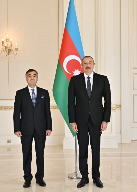 İlham Əliyev Monqolustanın yeni səfirinin etimadnaməsini qəbul etdi — YENİLƏNİB